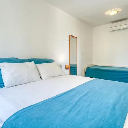 Terra By Interhome קרק